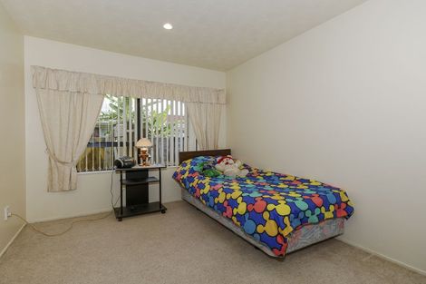 Photo of property in 2/19 Islington Avenue, New Lynn, Auckland, 0600