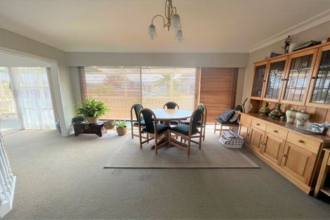 Photo of property in 18 Archmillen Avenue, Pakuranga Heights, Auckland, 2010