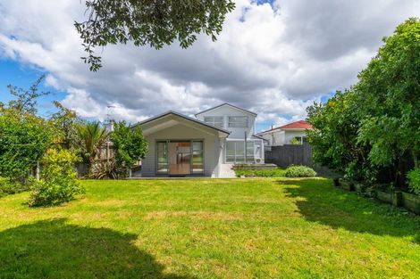 Photo of property in 17 Maranui Avenue, Point Chevalier, Auckland, 1022