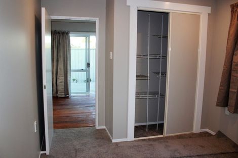 Photo of property in 3 Glen Marine Parade, Glendene, Auckland, 0602