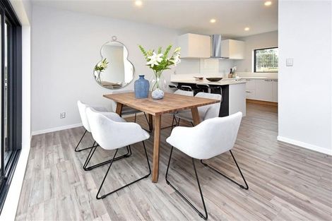 Photo of property in 5d Mcquoids Road, Flat Bush, Auckland, 2019