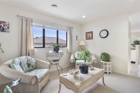 Photo of property in 6/11 Paparoa Road, Cockle Bay, Auckland, 2014