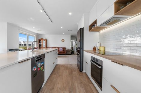 Photo of property in 21 Kohekohe Drive, Owhata, Rotorua, 3010