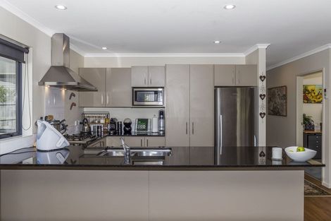 Photo of property in 6 Maylee Crescent, Gulf Harbour, Whangaparaoa, 0930