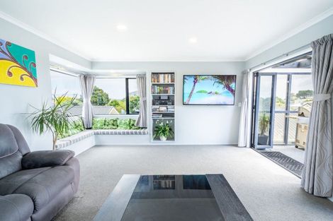 Photo of property in 19 Simpson Road, Papamoa Beach, Papamoa, 3118