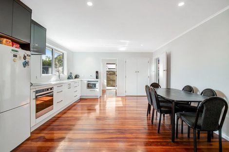 Photo of property in 22 Makiri Street, Helensville, 0800