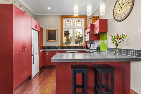 Photo of property in 10 Latham Street, Napier South, Napier, 4110