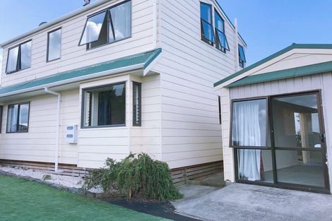 Photo of property in 12 Greville Road, Pinehill, Auckland, 0632