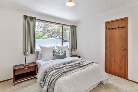 Photo of property in 37 York Road, Titirangi, Auckland, 0604