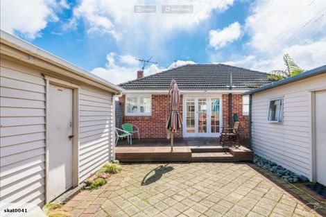 Photo of property in 9 Paton Avenue, Te Atatu South, Auckland, 0610