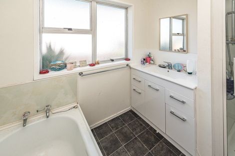 Photo of property in 112 Hinau Street, Castlecliff, Whanganui, 4501