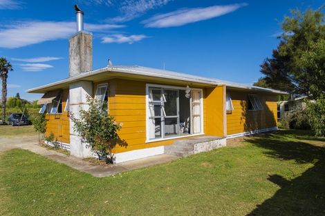 Photo of property in 18 Library Road, Te Karaka, 4022