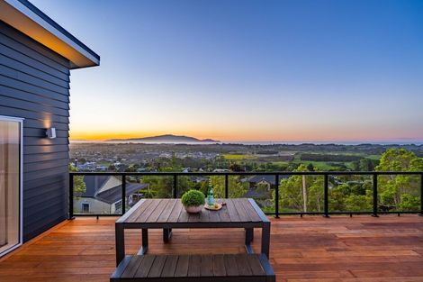 Photo of property in 90 Kotare Street, Waikanae, 5036