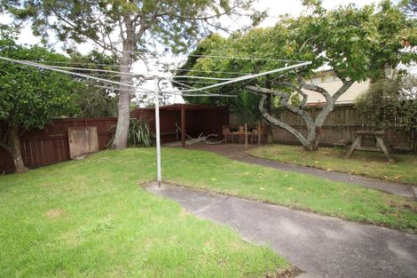 Photo of property in 97 Vodanovich Road, Te Atatu South, Auckland, 0610
