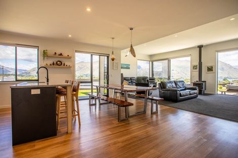 Photo of property in 31 Kirimoko Crescent, Wanaka, 9305