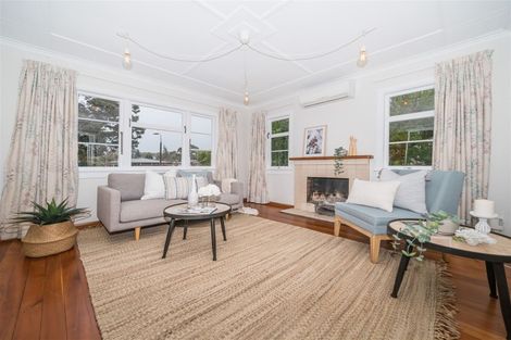 Photo of property in 12 Centennial Drive, Hokowhitu, Palmerston North, 4410