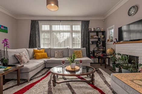 Photo of property in 10 Hardie Street, Hokowhitu, Palmerston North, 4410