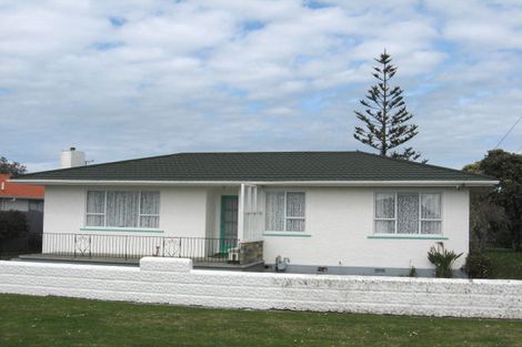Photo of property in 16 Ruapehu Street, Castlecliff, Whanganui, 4501