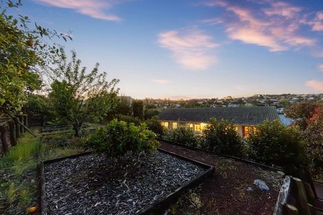 Photo of property in 39 Squirrel Lane, Browns Bay, Auckland, 0630