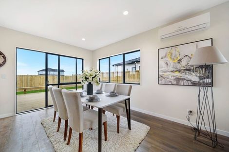 Photo of property in 78 Twin Parks Rise, Papakura, 2110