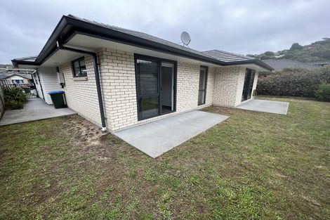 Photo of property in 4 Mooring Close, Whitby, Porirua, 5024