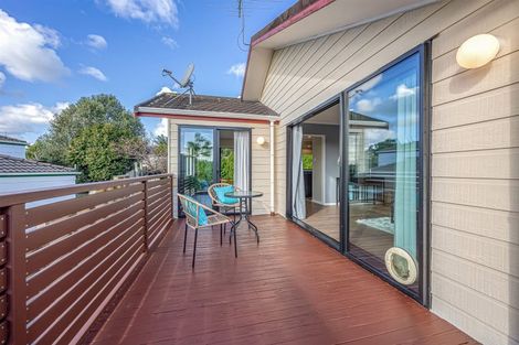 Photo of property in 11 Raphael Place, West Harbour, Auckland, 0618