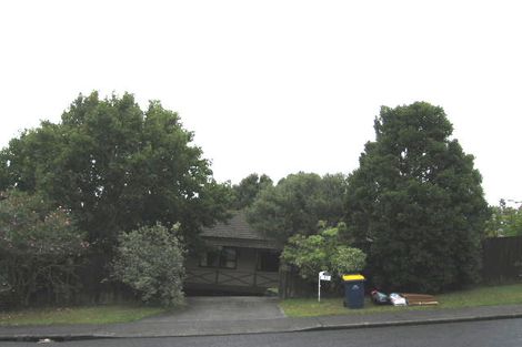 Photo of property in 11 Meadowood Drive, Unsworth Heights, Auckland, 0632