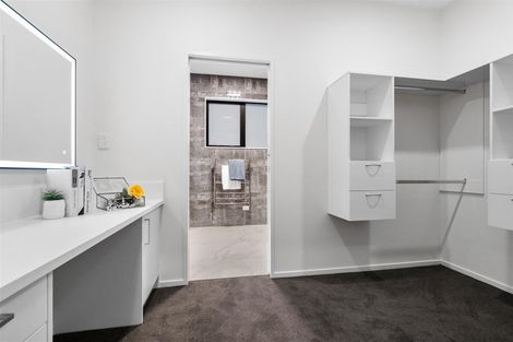 Photo of property in 100 Parkview Drive, Gulf Harbour, Whangaparaoa, 0930