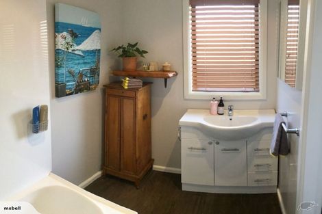 Photo of property in 124 Warren Crescent, Hillmorton, Christchurch, 8025