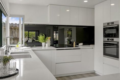 Photo of property in 2/14 Travers Place, Northpark, Auckland, 2013