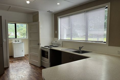 Photo of property in 49 Molesworth Street, Taita, Lower Hutt, 5011