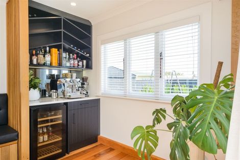 Photo of property in 2 Alma Place, Milson, Palmerston North, 4414