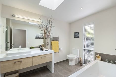 Photo of property in 62 Montgomery Crescent, Kinloch, Taupo, 3377