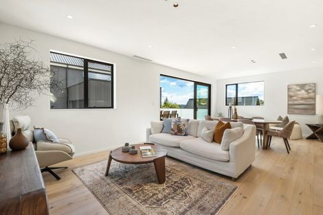 Photo of property in 8a Serrata Place, Browns Bay, Auckland, 0630