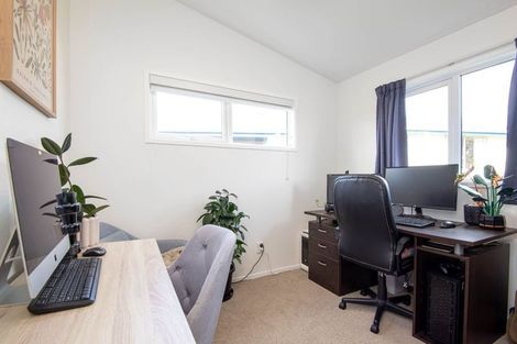 Photo of property in 4 Morning View, Titahi Bay, Porirua, 5022