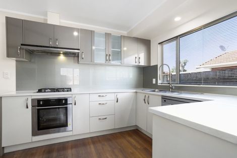 Photo of property in 2/48 Seabrook Avenue, New Lynn, Auckland, 0600