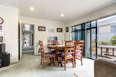 Photo of property in 22 Hollinger Place, Nawton, Hamilton, 3200