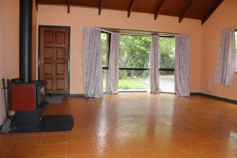 Photo of property in 64 Summerhill Drive, Fitzherbert, Palmerston North, 4410