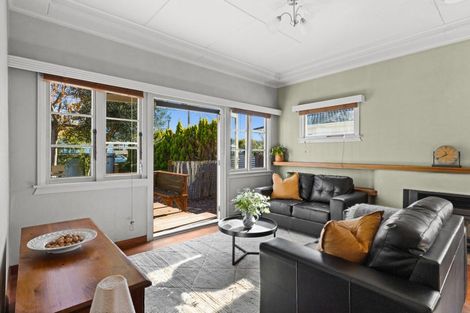 Photo of property in 33 Avondale Road, Taradale, Napier, 4112