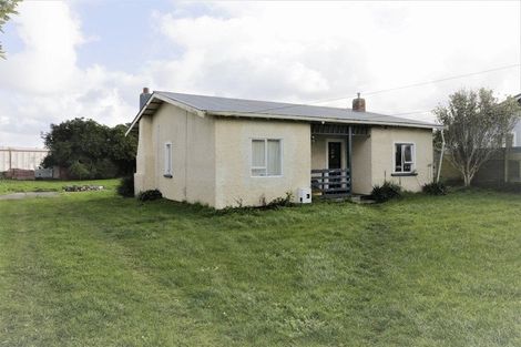 Photo of property in 16 Beach Road, Castlecliff, Whanganui, 4501