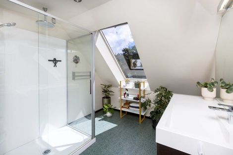 Photo of property in 19 Freemans Way, Pinehaven, Upper Hutt, 5019