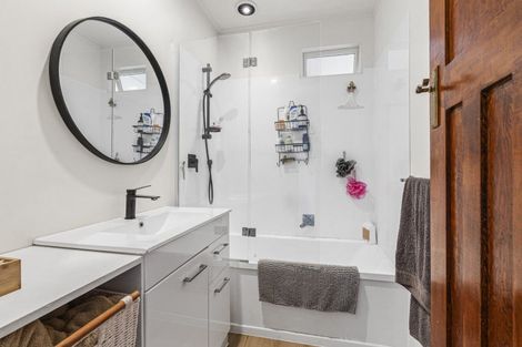 Photo of property in 20 Mahoe Street, Inglewood, 4330