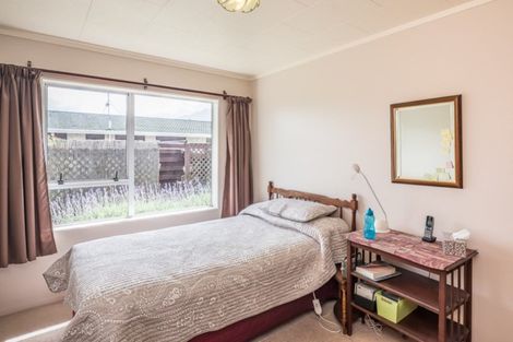 Photo of property in 60 Rewarewa Crescent, Waikanae, 5036