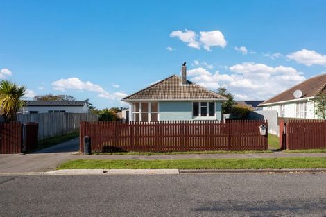Photo of property in 32 Carisbrooke Street, Aranui, Christchurch, 8061