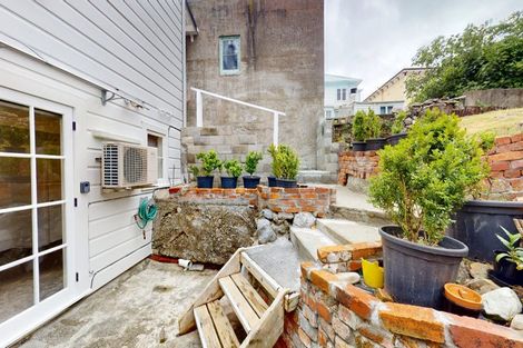 Photo of property in 141 Grant Road, Thorndon, Wellington, 6011