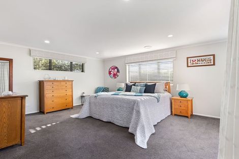Photo of property in 6 Liberty Grove, Kelvin Grove, Palmerston North, 4414