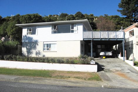 Photo of property in 22 Kingsley Street, Stokes Valley, Lower Hutt, 5019