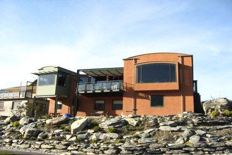 Photo of property in 14 Grove Lane, Kelvin Heights, Queenstown, 9300