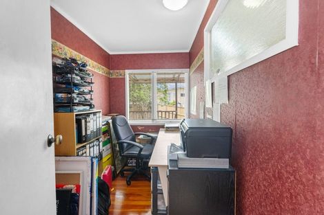 Photo of property in 35 Lyndhurst Road, Te Atatu South, Auckland, 0610