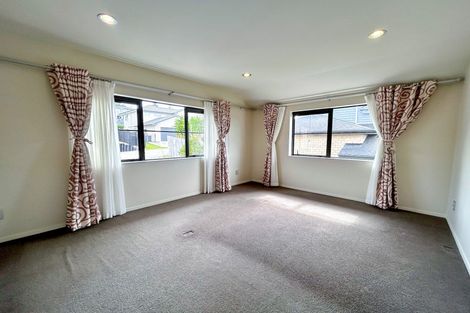 Photo of property in 21 Namsan Close, Fairview Heights, Auckland, 0632